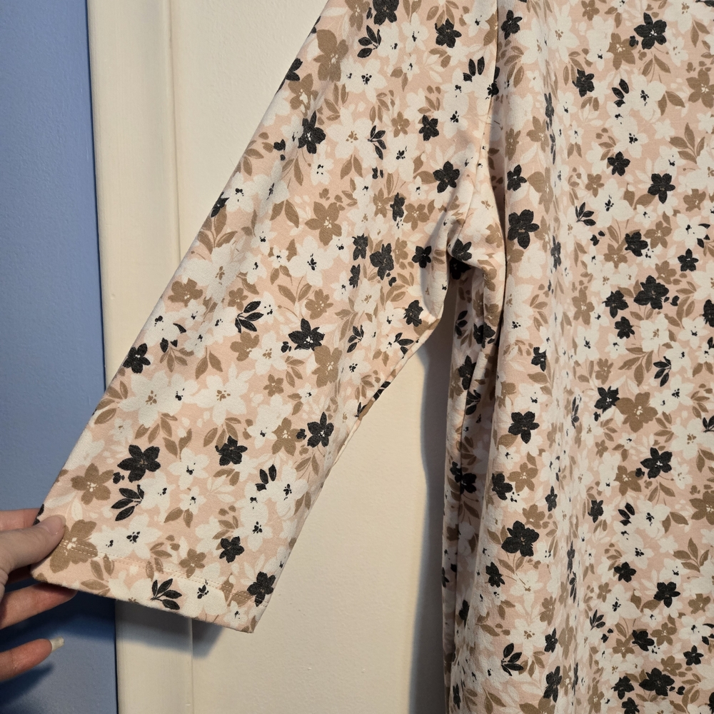 Croft & Barrow Cream Floral Patterned Top - Picture 3 of 5
